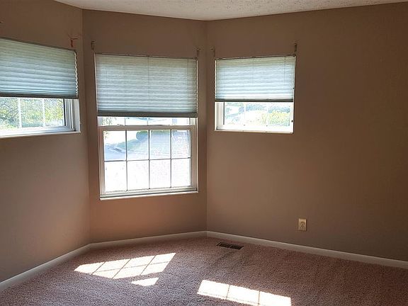 5th image of 10783 Gleneagle Dr
