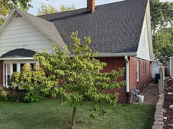 309 Union St, Pella, IA 50219