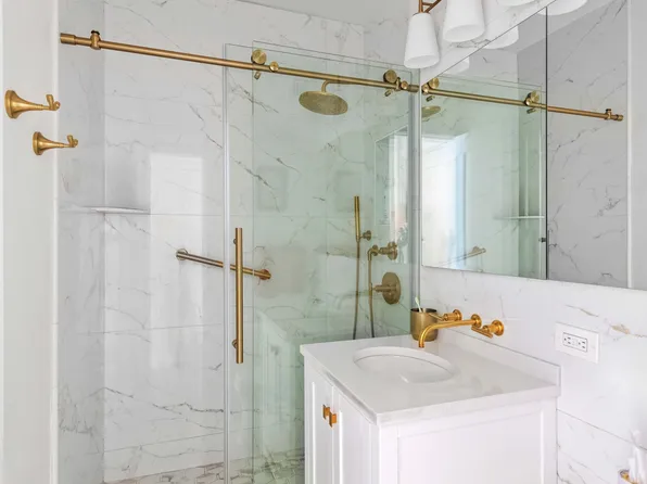 360 East 72nd Street image 4 of 6