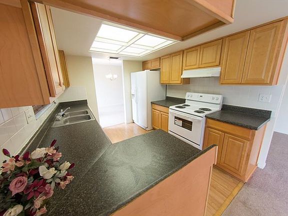3rd image of 2960 Leisure Ct