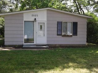 2025 Greendale Dr, Champaign, IL 61821
