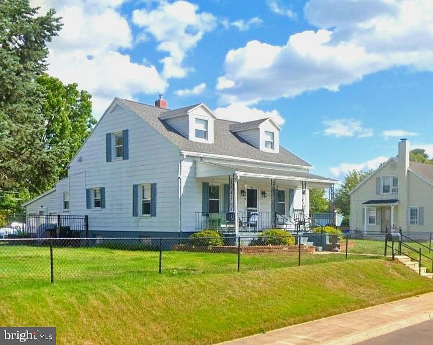 1st image of 416 Brewer Ave