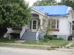 904 E Emerson St, Bloomington, IL 61701