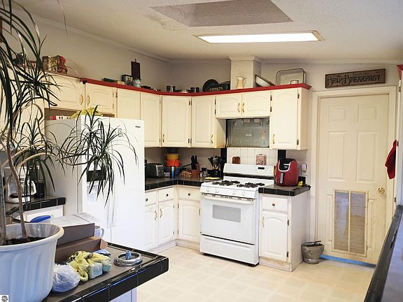 4th image of 17538 Ridgeway Dr