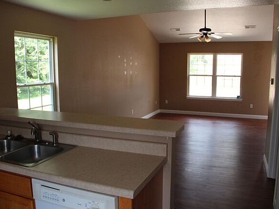 5th image of 1301 Robert Ray Dr #A