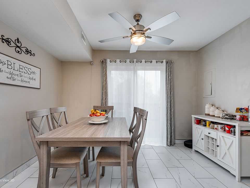 2nd image of 2661 Prairieview Ln S