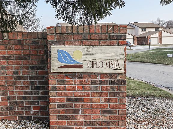 3rd image of 534 Cielo Vista Dr