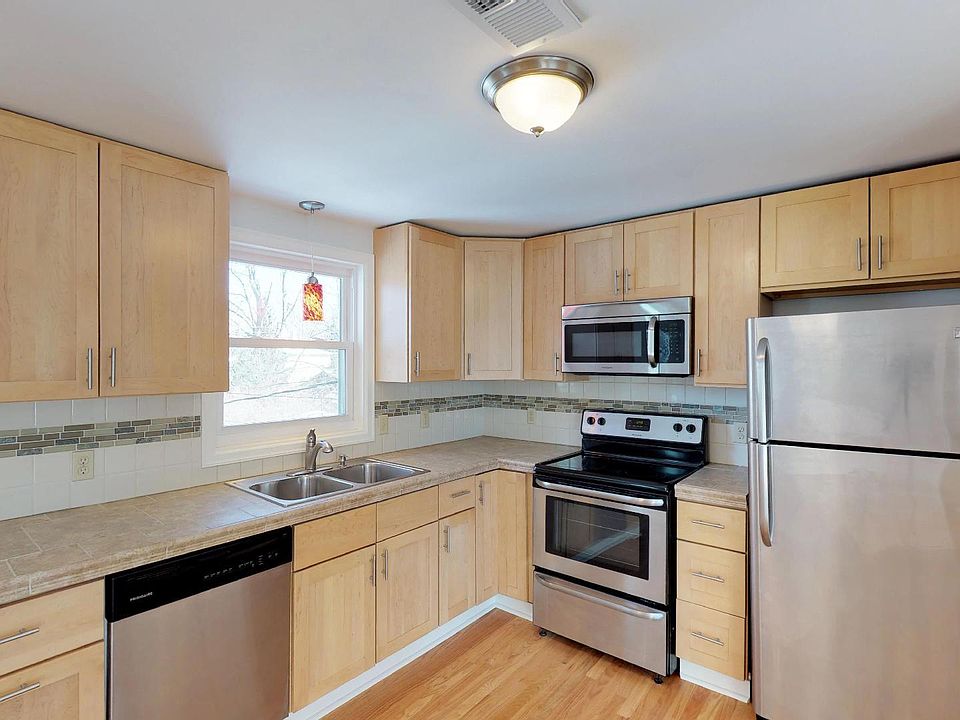 New kitchen cabinets, appliances