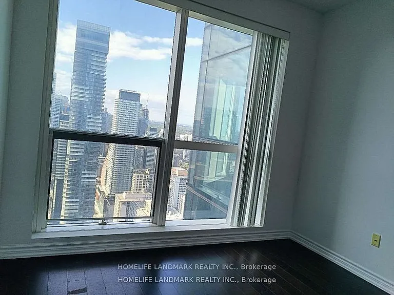 386 Yonge St #4616 — Photo 7