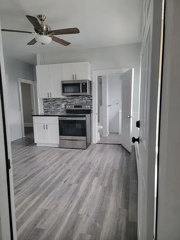 3 bed, 1.0 bath, 1000 sqft, $2,000 — Photo 1