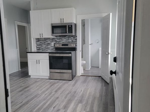 13 Regent Ave APT 2