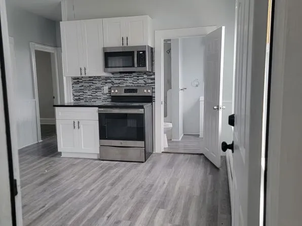 13 Regent Ave APT 2, Providence, RI 02908