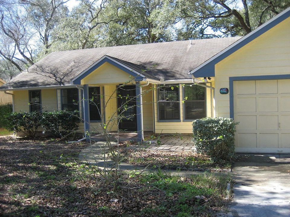 1st image of 719 Amelia Cir