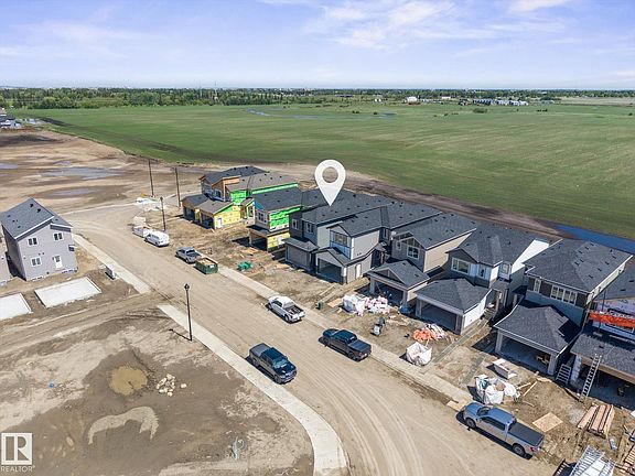 4th image of 792 Bank Dr