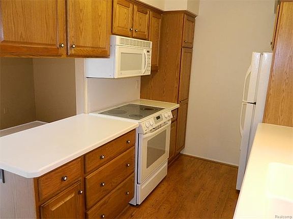 5th image of 24427 Olde Orchard St #9