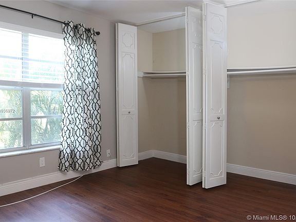4th image of 803 W Oakland Park Blvd APT A4