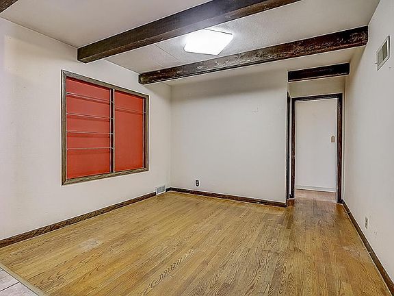 5th image of 221 N Dries St
