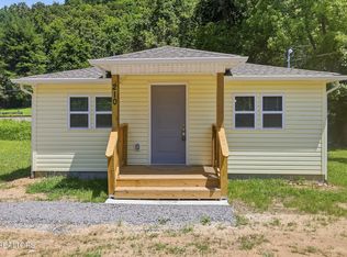 210 E Spring St, Oliver Springs, TN 37840