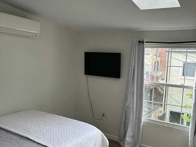 Shared Bathroom between Bedroom #1 & 2