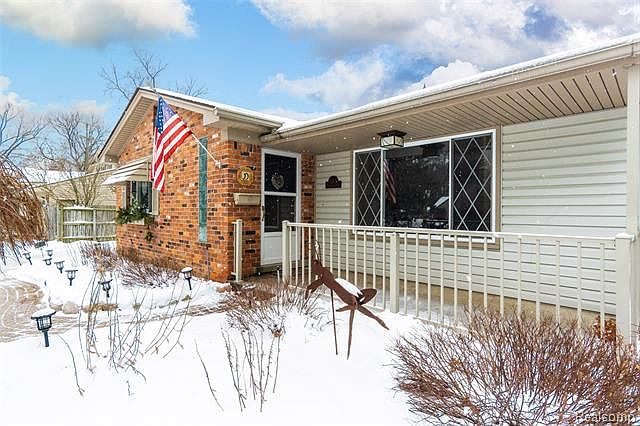1st image of 2203 Evergreen Dr