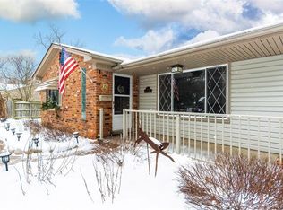2203 Evergreen Dr, Royal Oak, MI 48073
