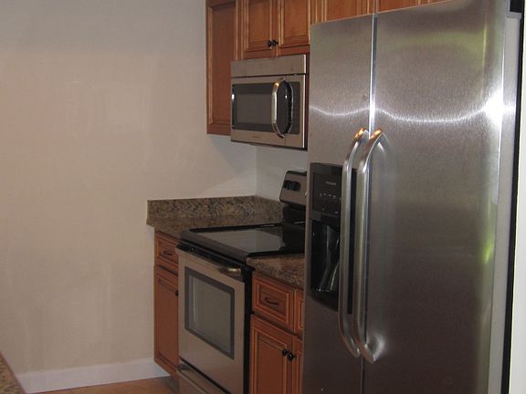 3rd image of 1805 Teakwood Ln