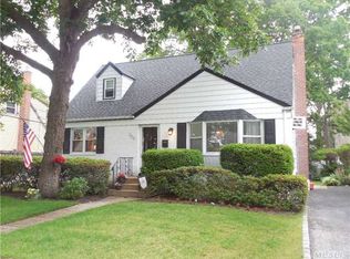 200 Richard Ave, Merrick, NY 11566