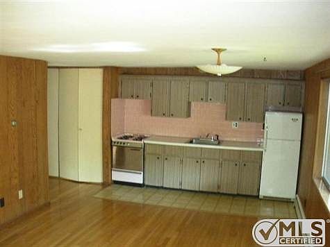 5th image of 24 Vineyard St #1-5