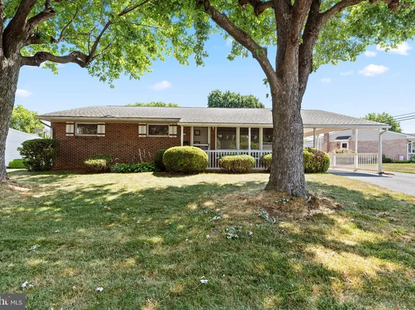 5236 Windsor Blvd, Mechanicsburg, PA 17055
