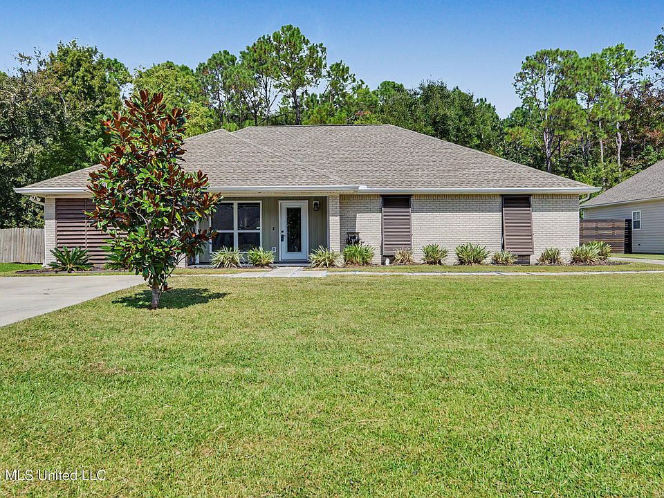 1st image of 217 Henley Pl