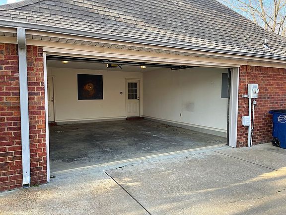 4th image of 7230 Southbranch Pkwy