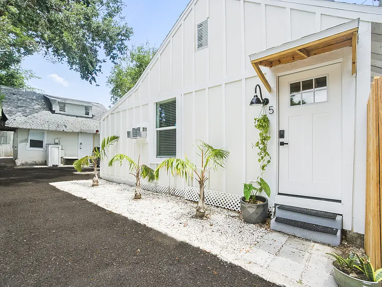 714 Grove St N #1 — Photo 11