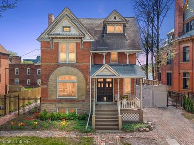 691 W Canfield St, Detroit, MI, 48201