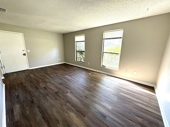 2nd image of 801 Meadowbrook Dr APT C