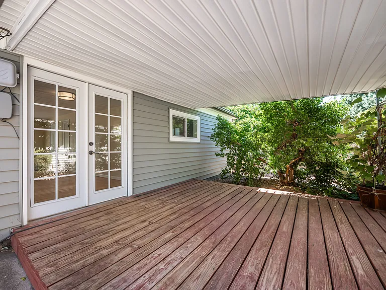 2140 Robin Dr — Photo 34