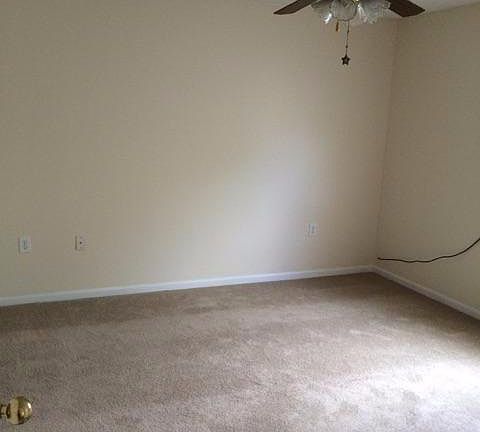 5th image of 1019 Canterbury Ln