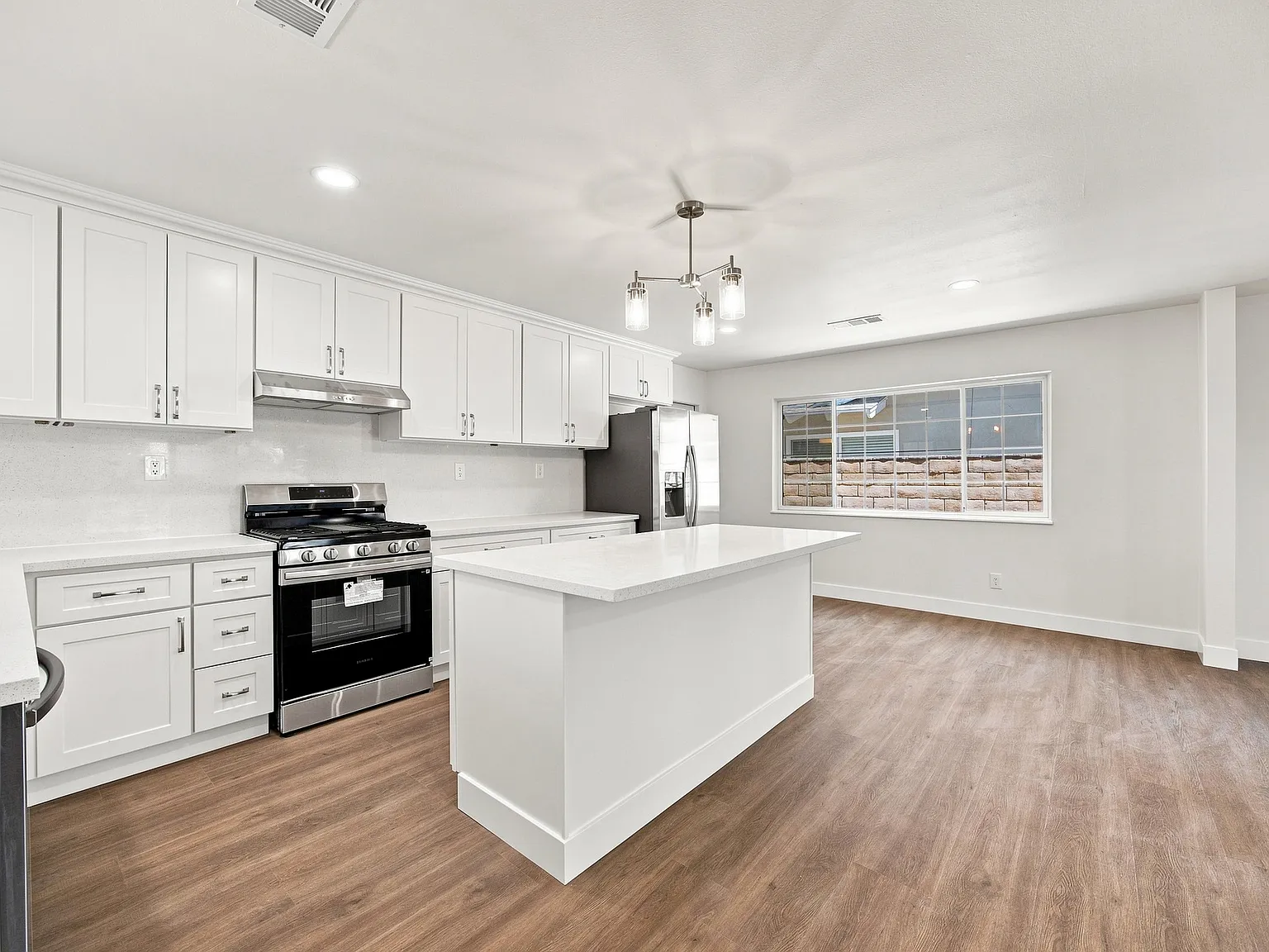 3 bed, 1400 sqft, $2,480 — Photo 3