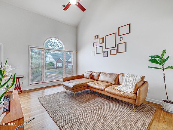5th image of 1407 Amhearst Court