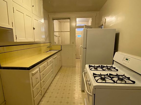3rd image of 2100 P St APT 1