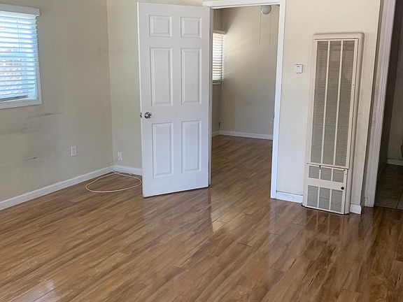 3rd image of 469 Clifton Ave APT 1