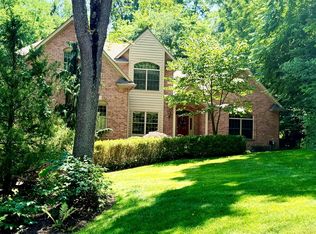 5935 Winans View Ct, Pinckney, MI 48169