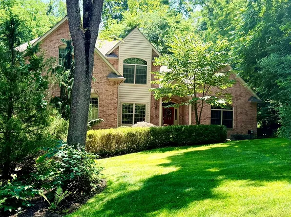 5935 Winans View Ct, Pinckney, MI 48169