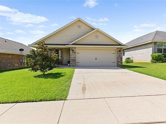 3rd image of 16184 Trace Dr