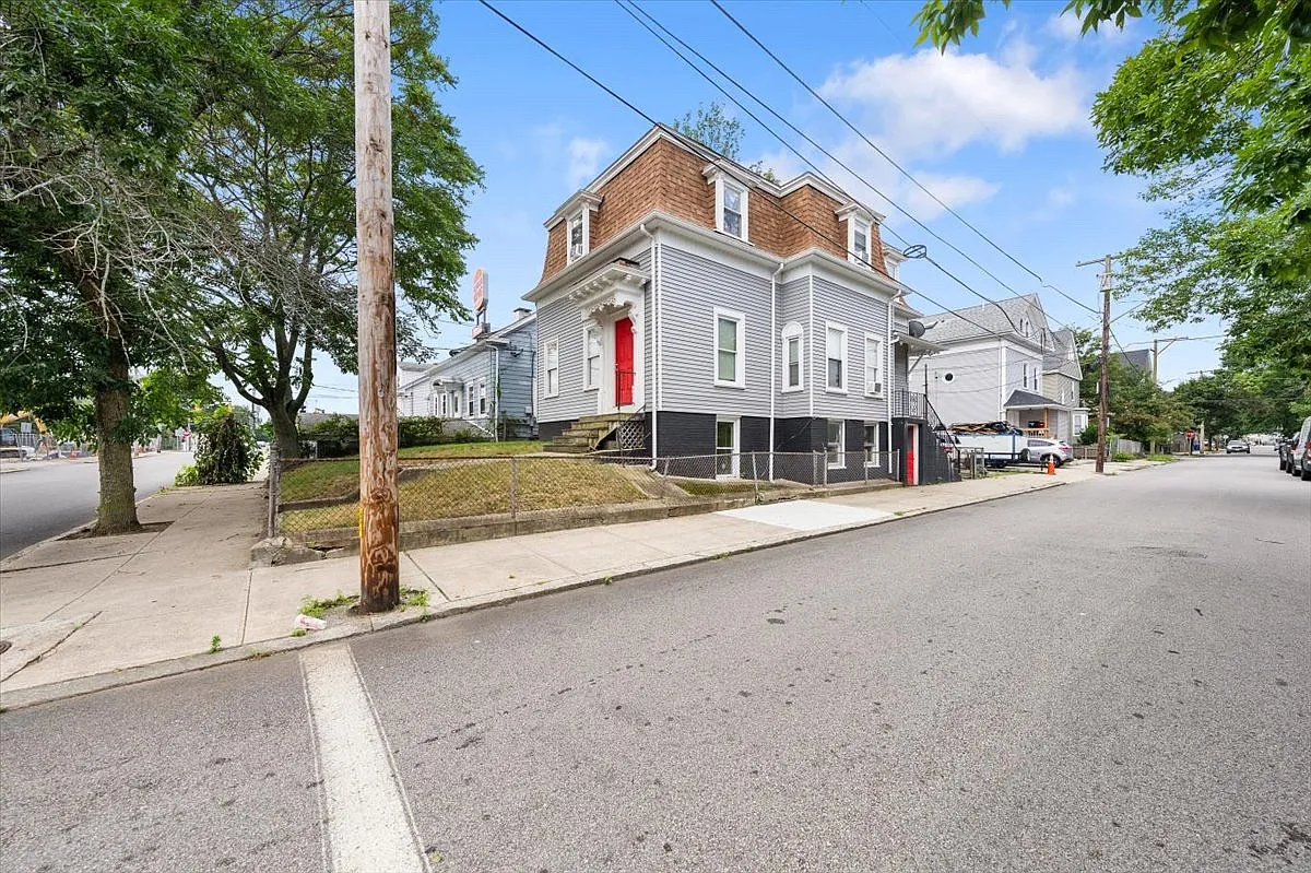 54 Harrison St — Photo 2