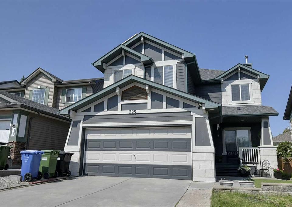 1st image of 225 E Chapala Dr SE