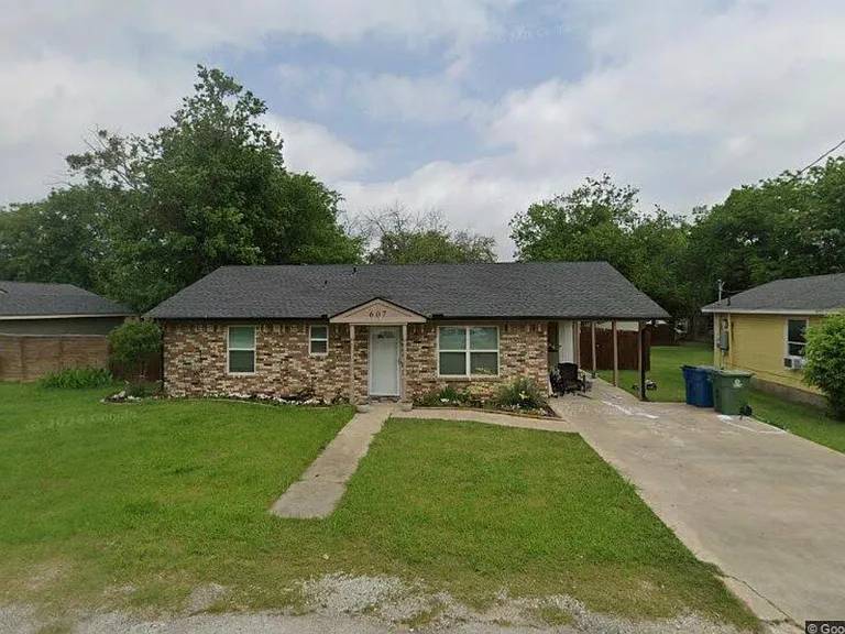 607 Marshall St — Photo 1