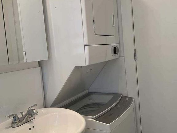 3rd image of 442 W 164th St APT 1D