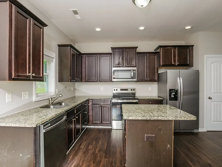 377 Crawford Pkwy — Photo 7