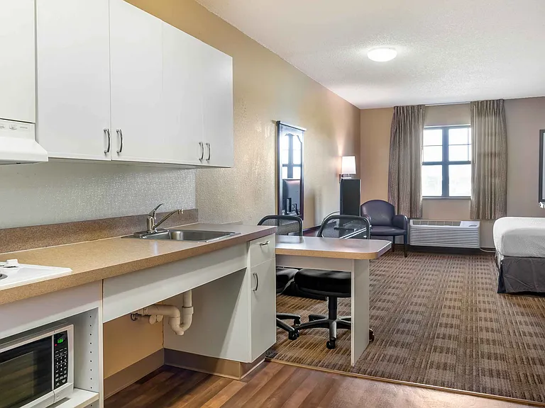 Studio Suite - 1 Queen Bed