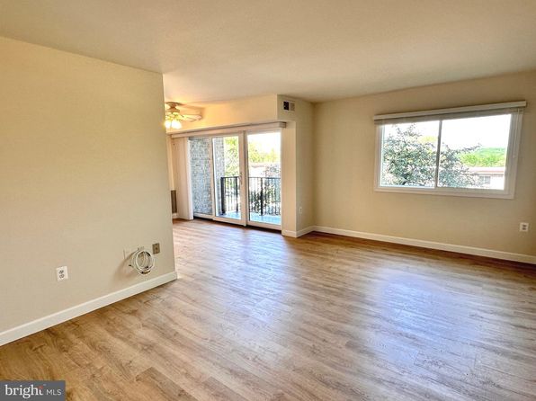 12703 Dara Dr APT 202, Woodbridge, VA 22192